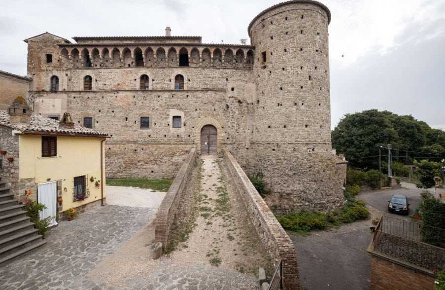 Castello Baglioni, Italy